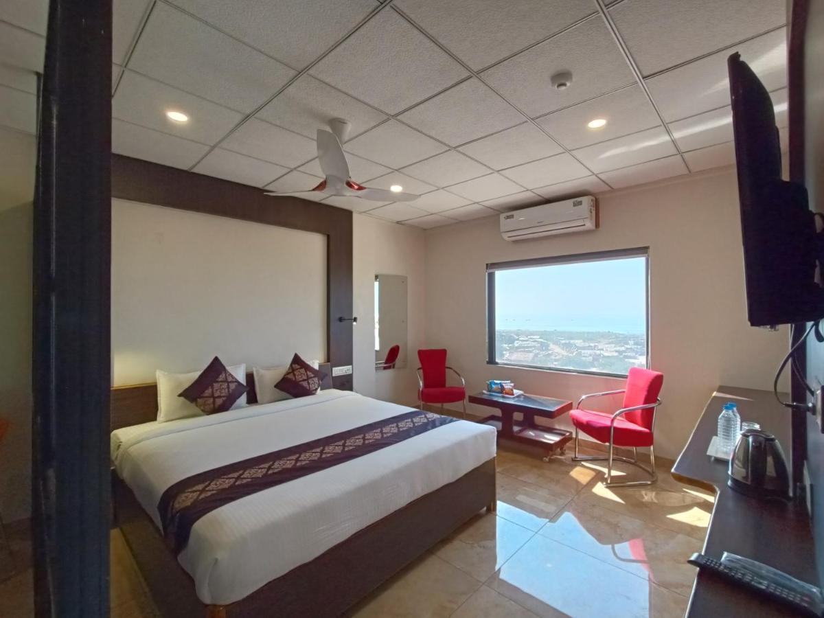 Hotel Dev Inn Somnath Exterior photo